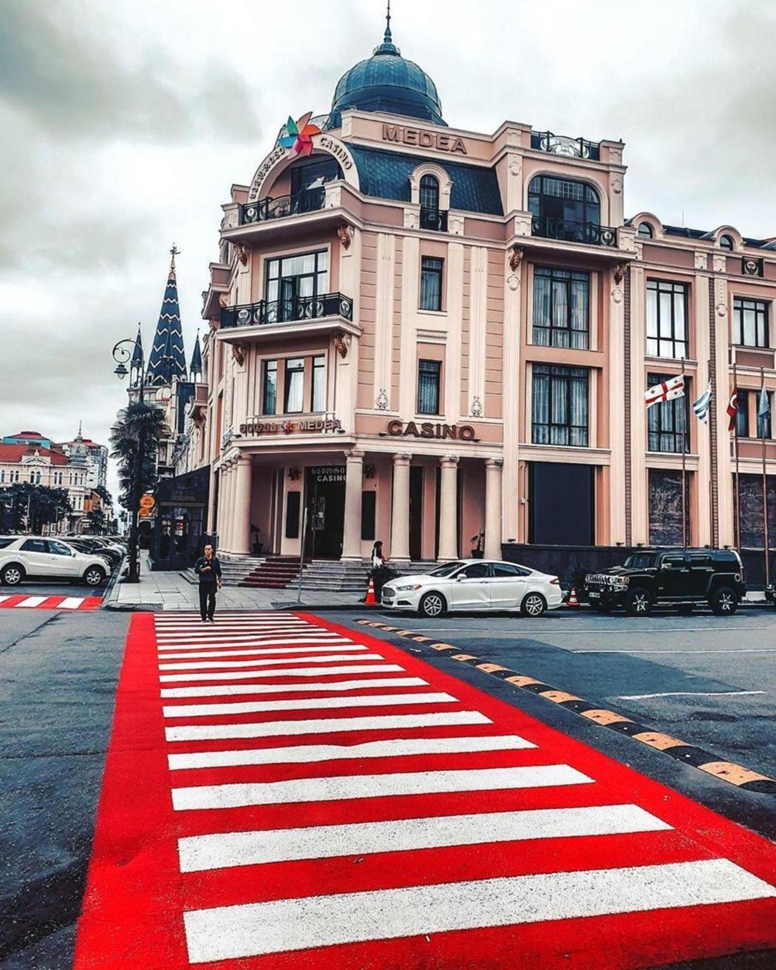 Orbi Aparthotel In Batumi Exterior photo